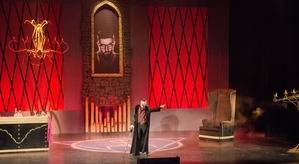 Excelente guión y puesta en escena de @_ManuSanchez_ como #Elultimosanto en Almería