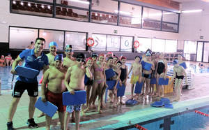 1.200 alumnos de Primaria mejoran técnicas de natación gracias a los talleres de la Diputación