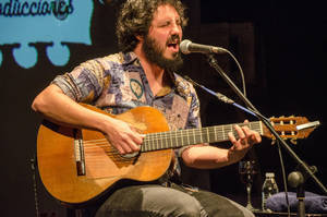 El Kanka conquistó ‘Palabra de Músico’ en el Apolo con un divertido concierto a la carta