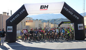 Más de 900 deportistas desafían al Desierto en la IV Trail &amp; BTT de Tabernas