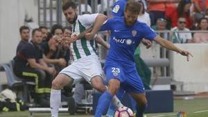 1-0: El Almería cae en Córdoba y se complica la vida