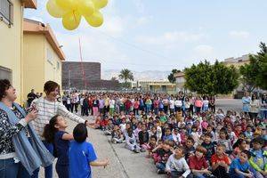 Los centros educativos de Vícar se suman a la celebración del Día Internacional de la lucha contra el maltrato infantil