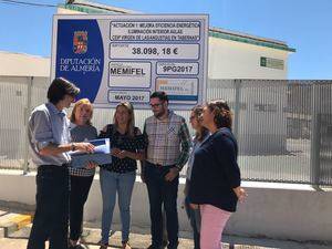 Diputación mejora la eficiencia energética del Colegio de Tabernas con 84 nuevos puntos de luz