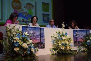 Buena acogida a las Jornadas de Autismo con Anabel Cornago, en Vícar