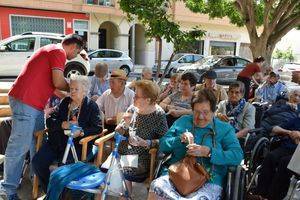 Gerontogimnasia y tapas saludables en el Encuentro de Mayores del Mes de la Salud en Vícar