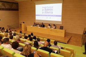 Un centenar de profesionales abordan en Almería los retos de la atención a los pacientes con diabetes