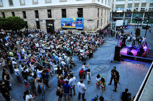 Zarrita llenó la Plaza Pablo Cazard en la primera de las veladas de Plazeando