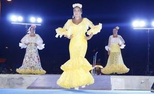 Yanira Torres elegida reina de la Feria de Adra 2017