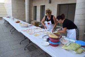 Más de un centenar de niños y niñas se dan cita en la actividad 'Un bocata saludable'