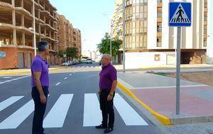 Ayuntamiento de Adra mejora la señalización vial y servicios básicos en Avenida Trafalgar