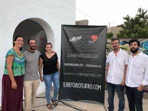 'Oh Vino' embriaga de humor al público en una nueva visita de Territorio Teatro a la villa de Vícar