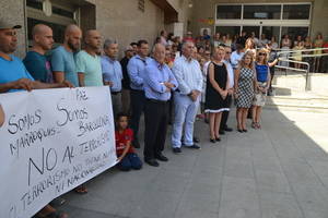 Minuto de silencio en el Ayuntamiento de Roquetas