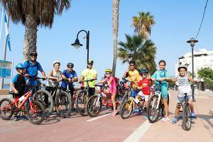 Cerca de 400 participantes en el Día de la Bicicleta de Adra