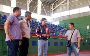 Alcalde de Adra anuncia obras de mejora en la cubierta de la Pista Polideportiva Miramar