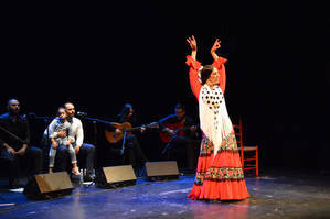 Cristo Heredia hace de la presentación de ‘Almeraya’ un tributo a las raíces familiares y del flamenco