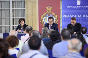 Música cofrade llena Diputación en la presentación de ‘Almería Cofrade 2017’