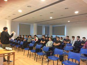 Alumnos de la Escuela Agraria de Vícar participan en un curso sobre pensamiento crítico