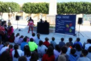 Un centenar de escolares ejidenses celebran el Día del Gitano Andaluz