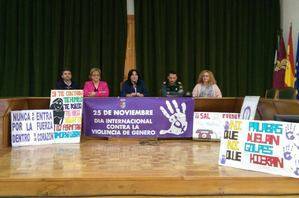 Los niños de Los Gallardos viven una jornada contra la violencia machista