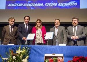 Díaz destaca el compromiso de la Junta con la Mesa del Agua por un modelo sostenible y competitivo