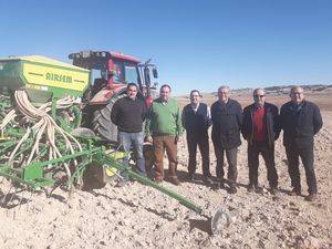 ASAJA y el subdelegado hablan con los productores de cereales de Los Vélez