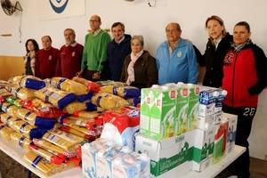 Recogen 320 kilos de comida para el Banco de Alimentos con un torneo de petanca en El Ejido