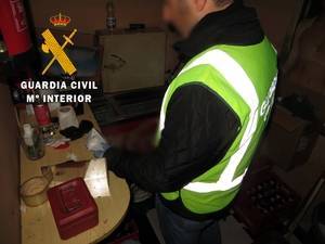 Detenido en Adra con 16 dosis de cocaína para vender en un pub