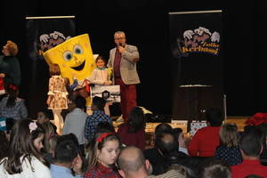 Más de 300 niños participan en la divertida Fiesta Infantil de Reyes de CSIF