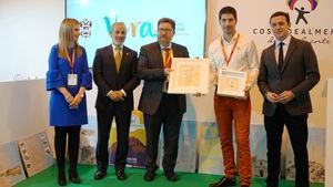 La empresa de turismo accesible Natural Kayak recibe el ‘Sol de Oro’ de Vera