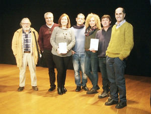 María Ángeles Lonardi presento su poemario ‘Poemas para leer a deshoras’ en la Biblioteca de Roquetas