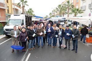 El PP de Almería continúa con la recogida de firmas para exigir a la Junta mejoras urgentes en La Inmaculada