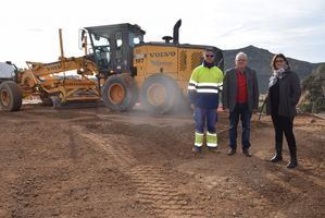 Bonilla visita las obras de las nuevas infraestructuras de La Envía