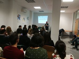 Emprendedores de El Ejido aprenden sobre redes sociales en el CADE