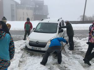 El Fin de Semana Blanco de Vícar se vio interrumpido el domingo por el cierre de las pistas