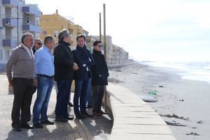 El alcalde solicita a Costas un aporte urgente de arena en la Playa de Balerma