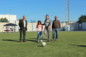 "Nino" da el pistoletazo de salida al VI Torneo Fútbol Base CD Vera