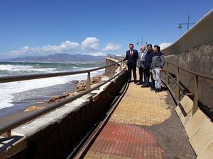 El PSOE lleva al Congreso de los Diputados la grave situación de las playas de El Ejido