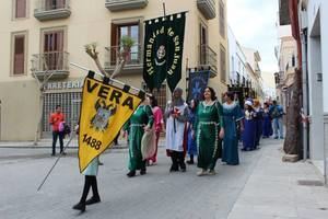 El consejero de Agricultura abre las fiestas de Moros y Cristianos en Vera