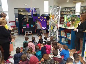 Las visitas de centros educativos a las bibliotecas de Vícar abre las actividades del Día del Libro