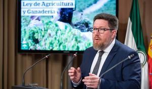 La Ley de Agricultura reforzará la posición de los profesionales y fomentará la protección del suelo agrario