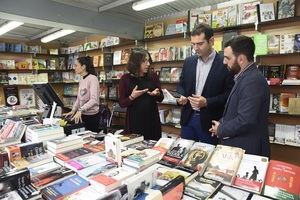 El alcalde anima a disfrutar todo el puente “de la fiesta de la literatura que es la Feria de Libro”