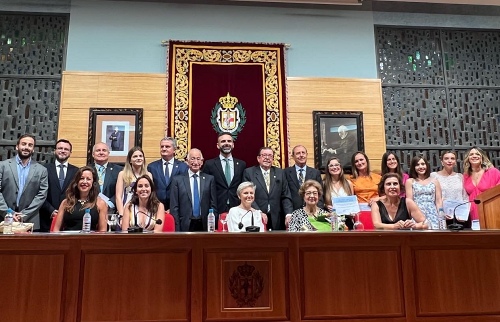 El alcalde agradece a los médicos su trabajo en favor de los almerienses durante la pandemia