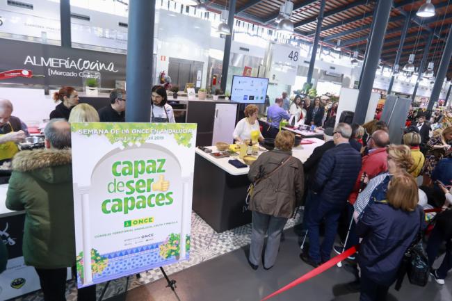 Almería 2019 y la ONCE cocinan con sabor por la integración en el Mercado Central