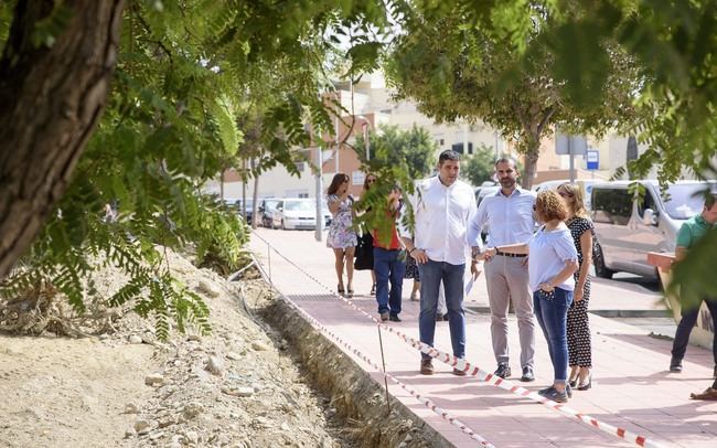 El alcalde visita los trabajos que transformarán una hectárea de suelo en una nueva zona verde en Villa María