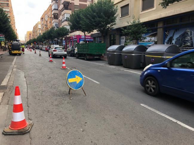 Renovado el pavimento de la calle Altamira con el objetivo de regularizar el firme de la vía