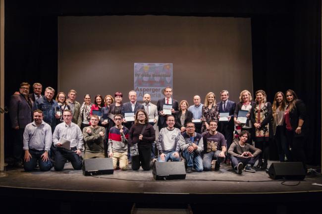 Asperger Almería premia al Ayuntamiento por su colaboración