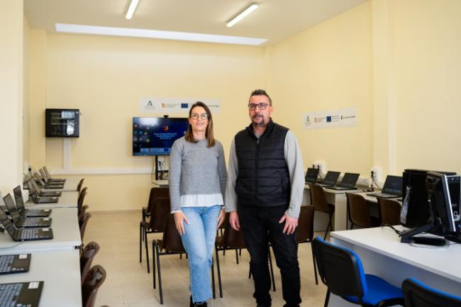 Aula digital en San Isidro para apoyar a personas vulnerables