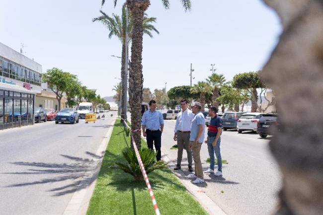 Níjar impulsa un plan para embellecer calles, plazas y parques infantiles