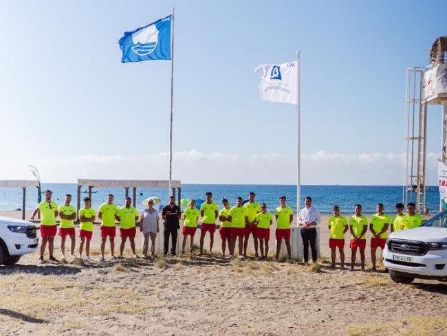 Las playas de San José y Agua Amarga revalidan sus banderas azules