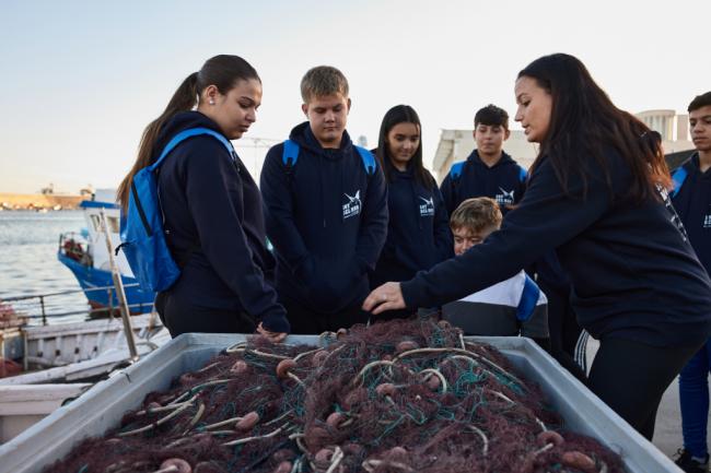 Carbopesca acerca la cultura pesquera a los jóvenes de Carboneras